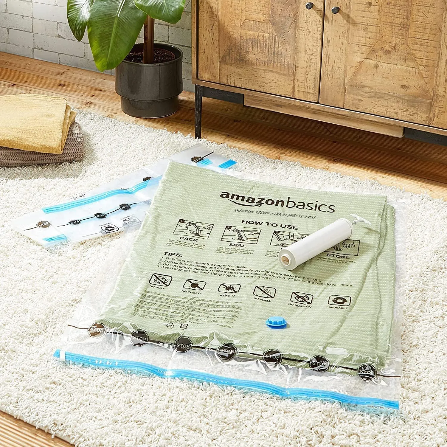 Amazon Basics Vacuum Compression Space Saving Storage Bags with Hand Pump for Travel, Multiple Sizes for Clothes and Blankets, Clear, 20 Pack (5 Small, 5 Medium, 5 Large & 5 Jumbo)