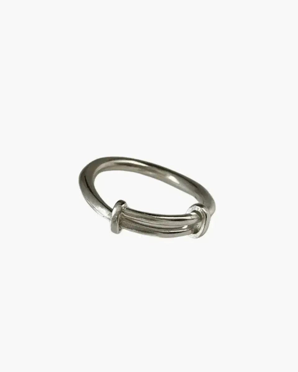 Auressa – Minimalist design – Adjustable ring