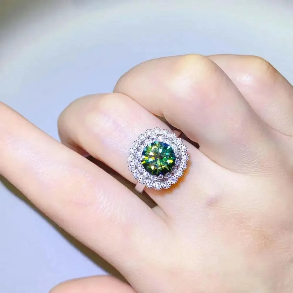 Exquisite 2 Carat Moissanite Ring Elevates Luxury Fashion for Women
