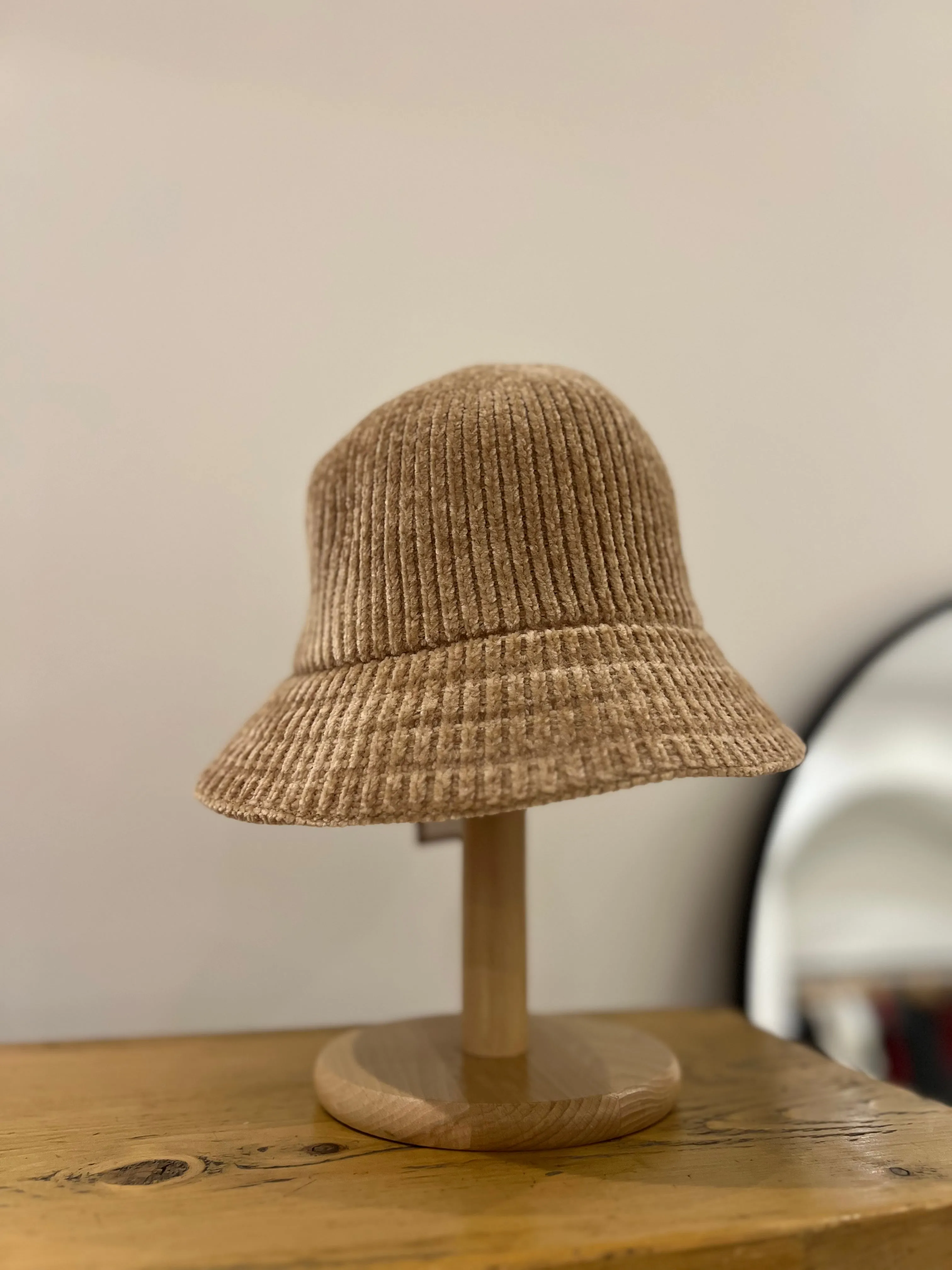 YOFIN Velour bucket hat
